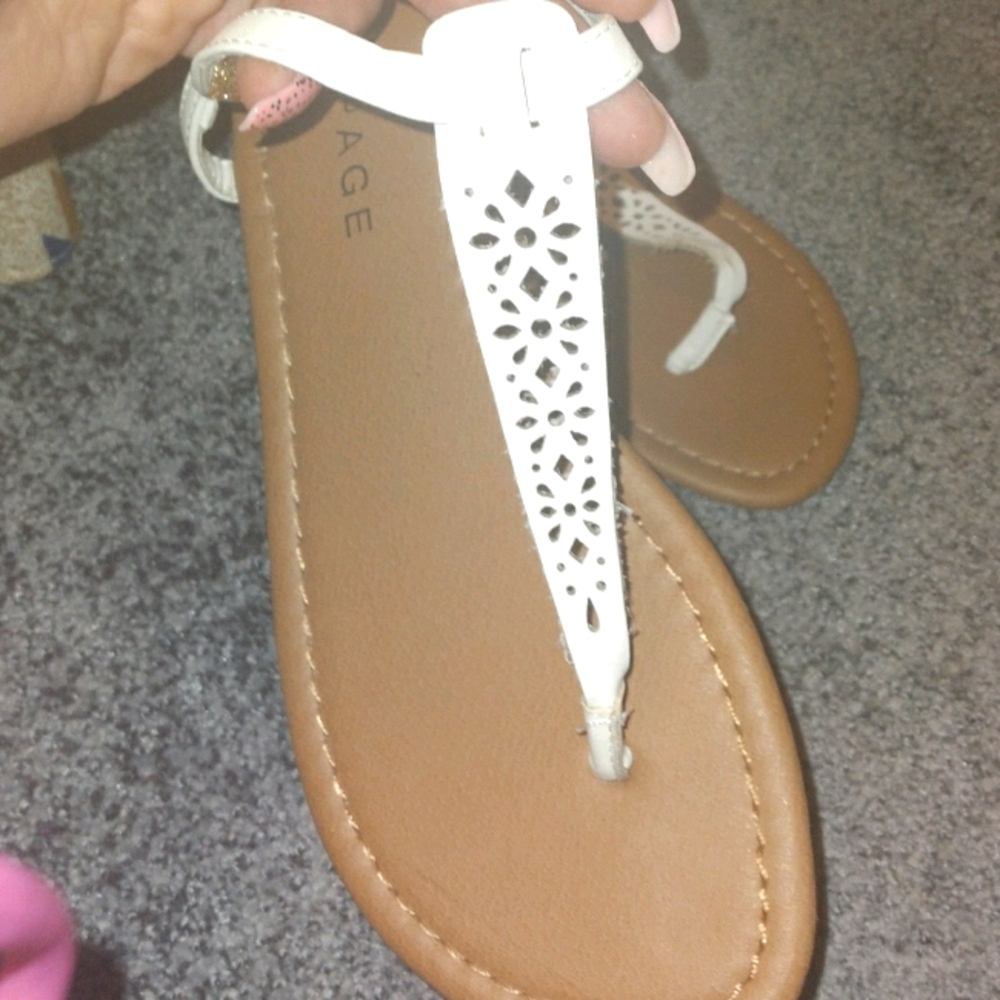 RAMPAGE White Leather Floral Laser Cut Sandals.